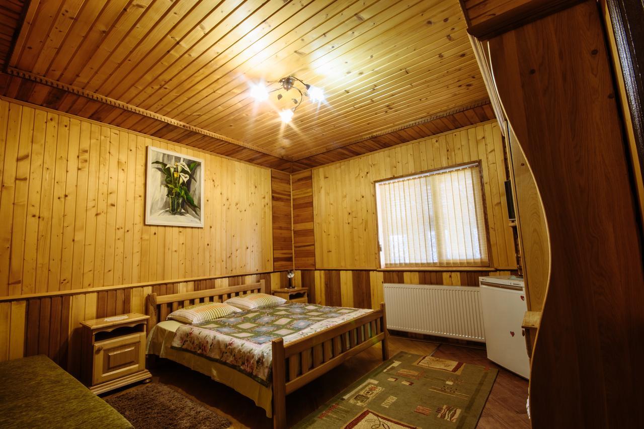 Korona Karpat Hotel Lazeshchyna Ngoại thất bức ảnh