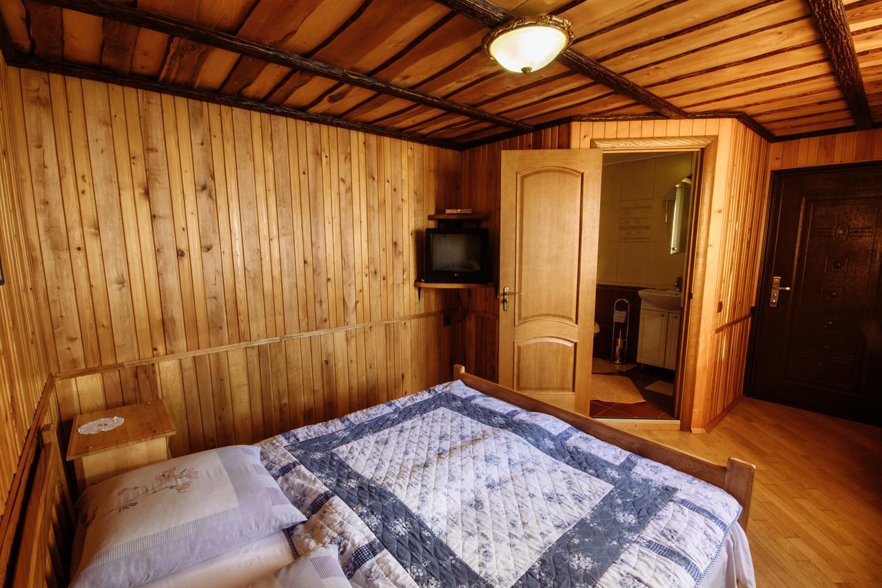 Korona Karpat Hotel Lazeshchyna Ngoại thất bức ảnh