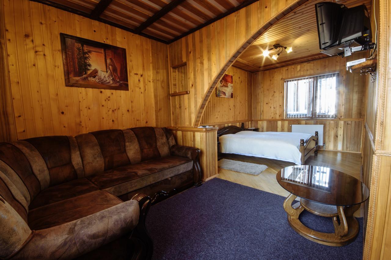 Korona Karpat Hotel Lazeshchyna Ngoại thất bức ảnh
